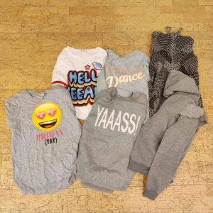 sex st gråa tröjor strl xs-s - du får alla sex för 100 kr! använda men i gott skick.