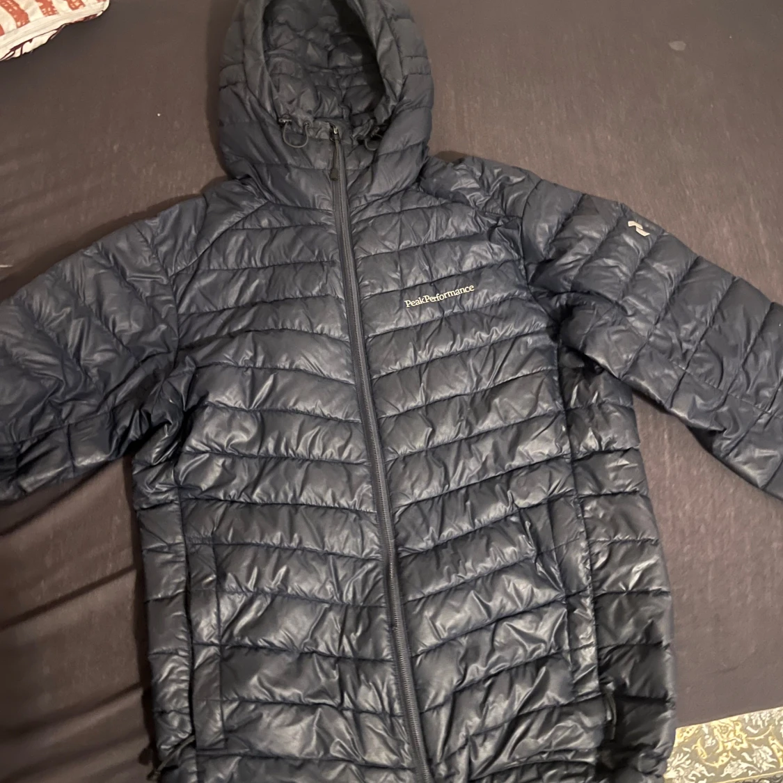 Mörkblå dunjacka från Peak Performance - 93