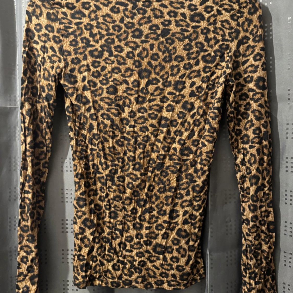Leopardmönstrad långärmad topp  - 90
