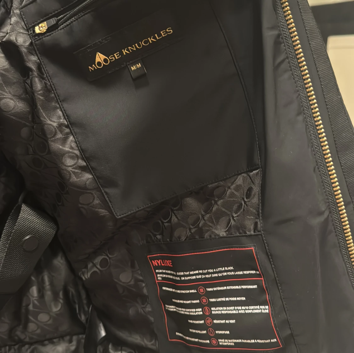 Svart dunjacka från Moose Knuckles - 92