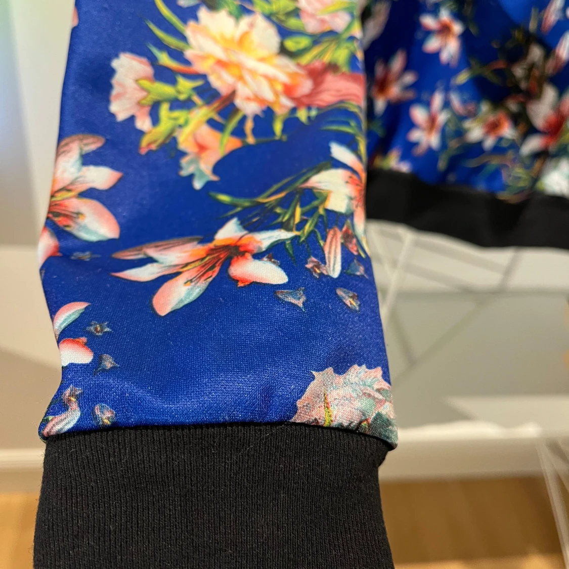 Blommig tunn bomberjackastil kornblå - 91