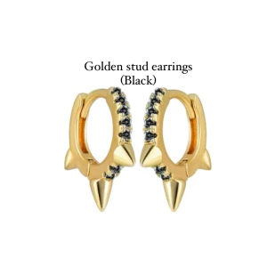 Guld nit örhängen  - Guld örhängen med nitar. 165kr/paret 925 sterling silver💘