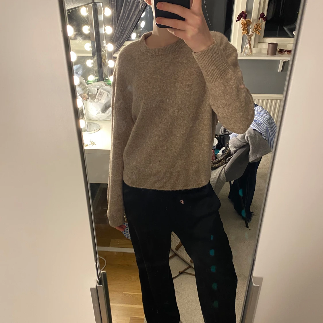 Beige stickad tröja från Thernlunds - 90