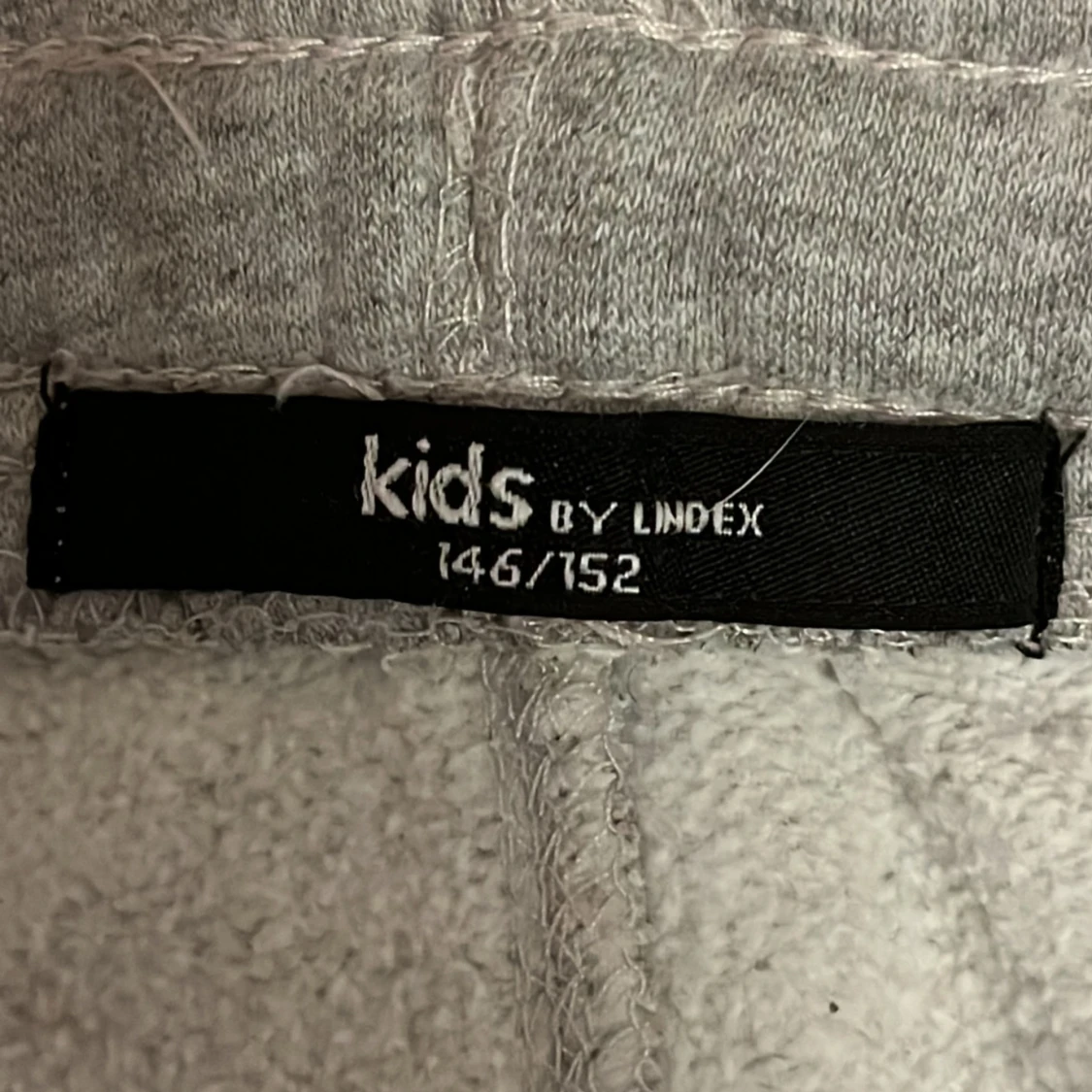 Grå mjukisbyxor från Lindex - 91