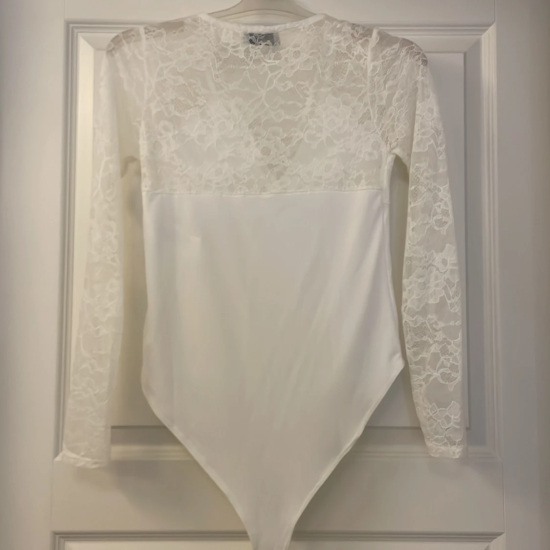 Vit body med spets - 90