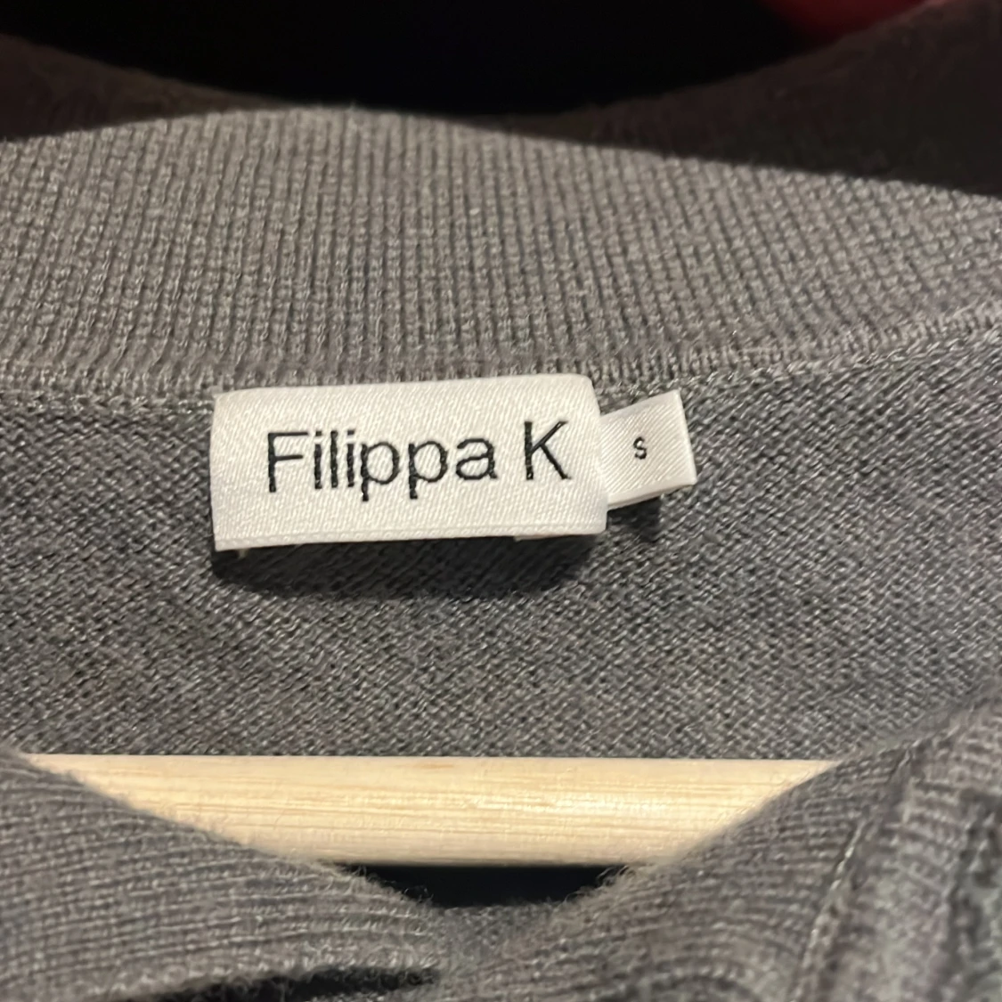 Grå tröja från Filippa K - 90