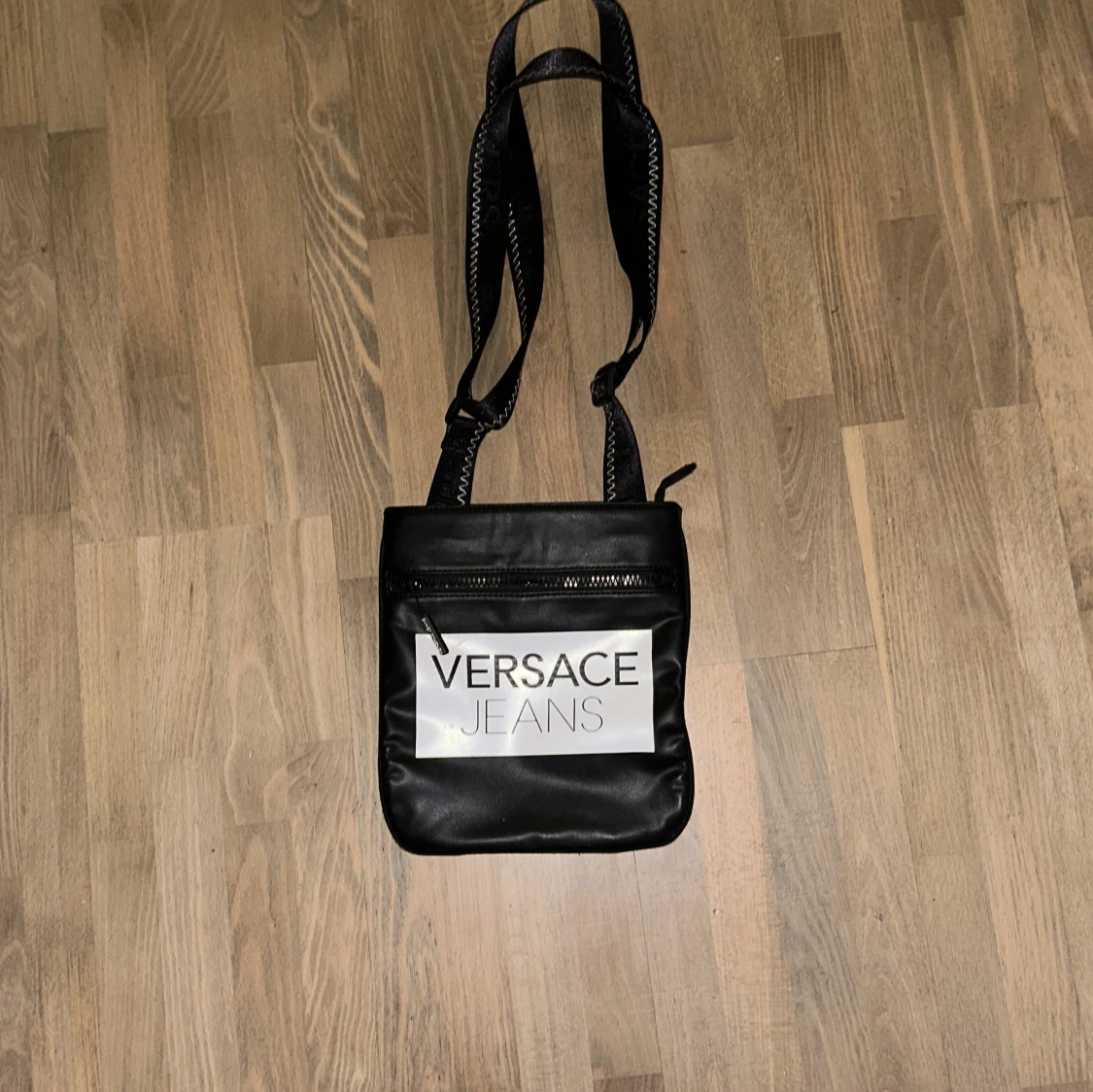 Svart axelväska från Versace Jeans