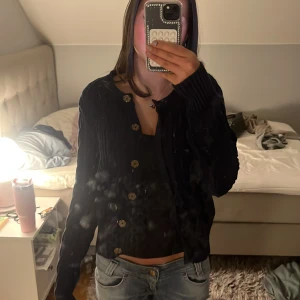 Stickad tröja  - Jätte fin stickad tröja som inte används i bra skick 🥰🥰