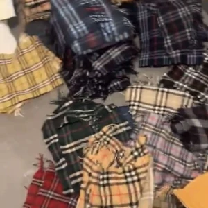  Burberry halsduk  -  Äkta Burberry halsduk 800kr st 