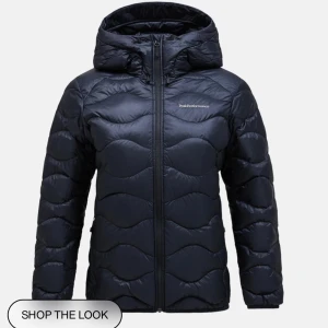 Peak jacka dam - Säljer min peak jacka i dun som jag köpte förra vintern och som nästan aldrig kommit till användning. Använd fåtal gånger, som ny utan prislapp. Skriv privat för egna bilder!