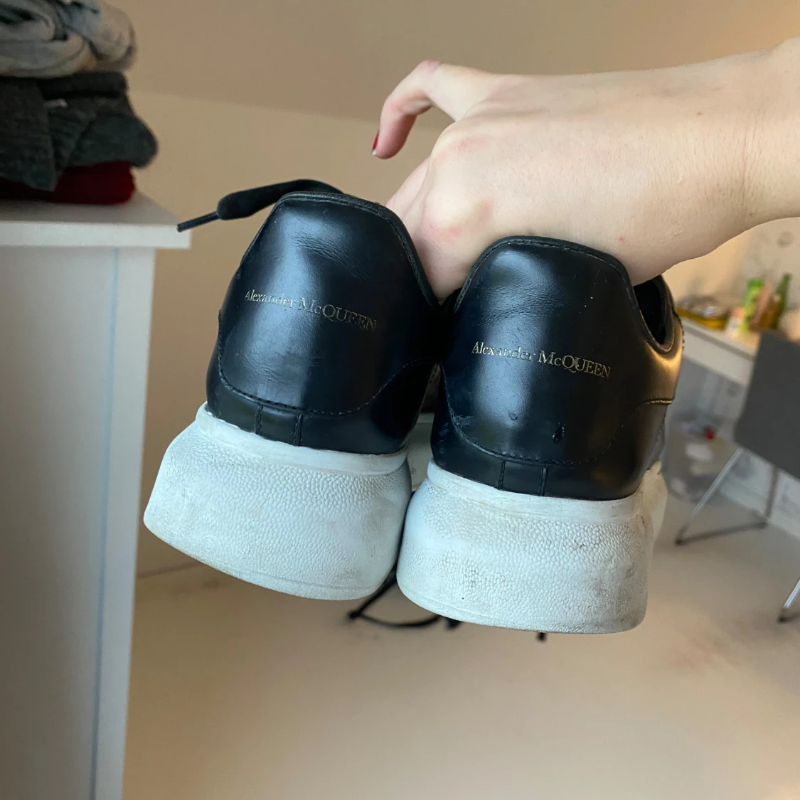 Svarta sneakers från Alexander McQueen - 91