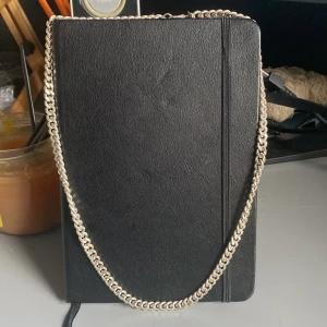 Silver plated chain necklace  - Silver platerad halsband med kjedja, använder inte så säljer på Plick, skick 5/5