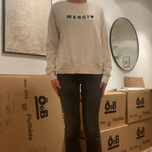 Snygg tröja!!! - Snygg tjockare tröja med tryck, säljer för att den inte kommit till användning 