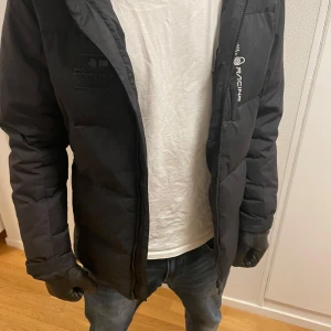 Sail Racing Petrol Down - Köpt från stadium, nypris 3200kr Använder ej längre Utmärkt skick, Fresh och ren 