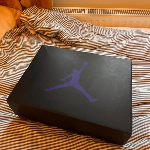 Jordan 5 Dark Concord - Säljer för att att har för många skor.