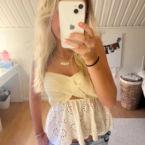 Zara topp - Säljer denna gulliga topp för att den inte kommer till användning, jättefin till sommaren!