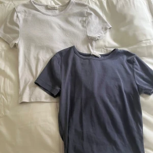 Tajta tröjor - Säljer dessa jätte fina tajta tröjorna från Gina tricot i storlek xs. Inga defekter, säljer 1 för 40kr boda för 60kr💞