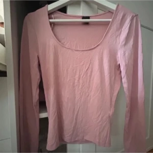 Gina topp - Långärmad rosa topp Från Gina tricot storlek M passar S