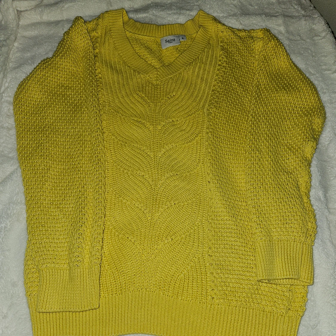 Gul stickad tröja från Saint Tropez