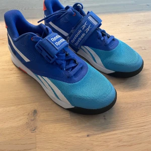 Reebok lyftarskor  - Luftar skor från Reebok ändats använda ett antal gånger 