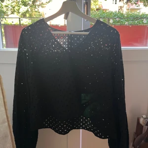 Blus  - Blus från Stock LM, storlek S. Väldigt fin, som ny