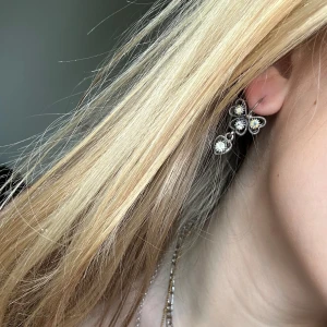 Örhängen💕 - Jätte fina örhängen som jag köpte sekund hand men aldrig används💕