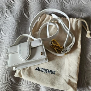 Jaquemus - Fint skick , äkta köpt från Nahtalie shutterman .. 