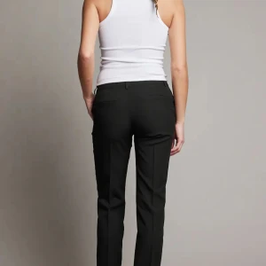 Kostym byxor  - Fina kostymbyxor från bikbok i modellen Vera, inga defekter, storlek 34💕 nypris 500kr, använda 3 gånger💕