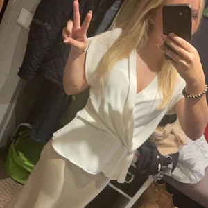 Zara tröja🤩 - Säljer då den aldrig kommer till användning använt 1 gång💕