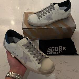 Ett par riktigt feta golden goose, allt og och tags kommer med. Vid några funderingar är det bara att höra av dig