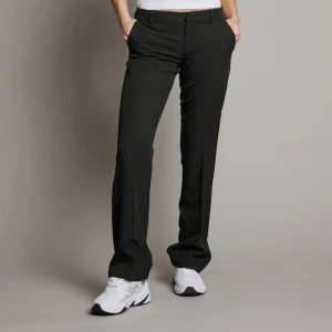 Lågmidjade kostymbyxor  - Säljer dessa fina lågmidjade kostymbyxor från bik bok i modell Vera💞 nypris 499