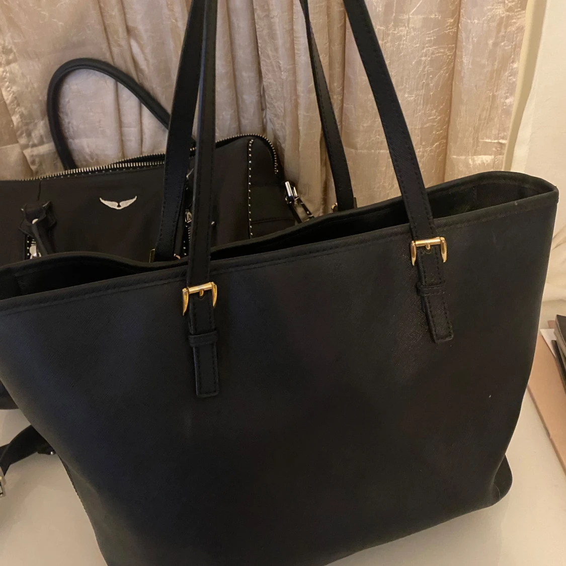 Svart axelväska från Michael Kors - 90