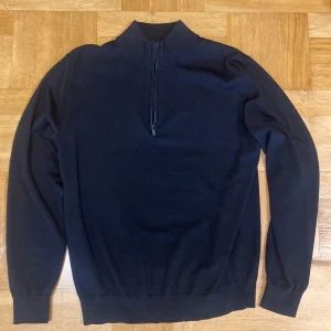 Mango - Merinoull halfzip  - Tröjan är i fint skick och endast använd ett fåtal gånger. Regular fit, 100% merinoull