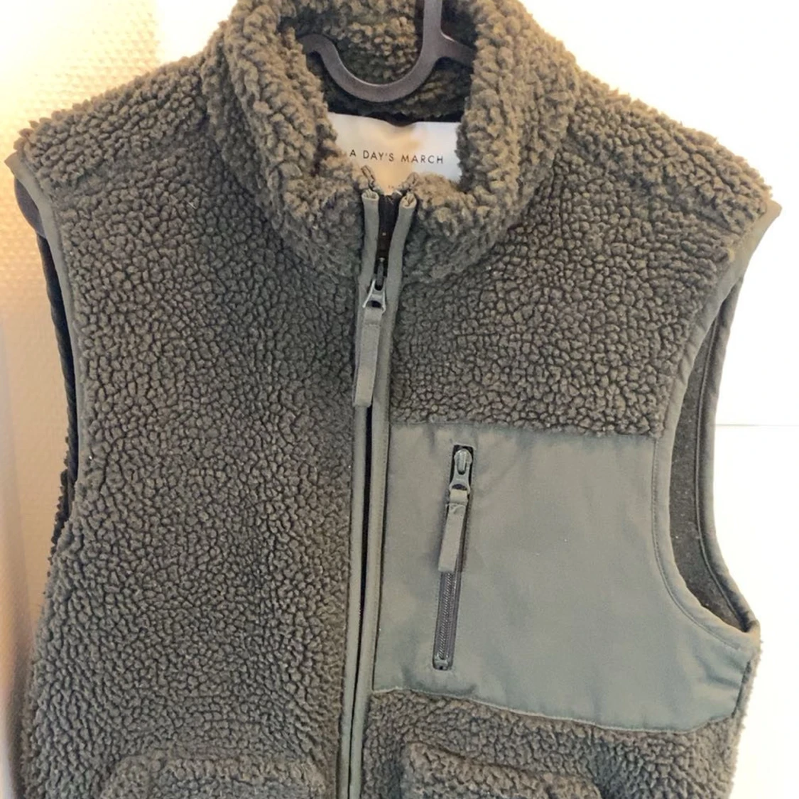 A Days of martch väst grön 