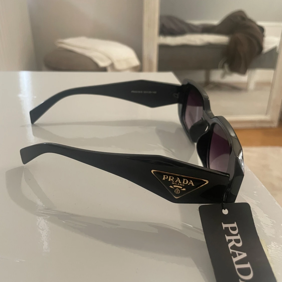 Prada  - 90