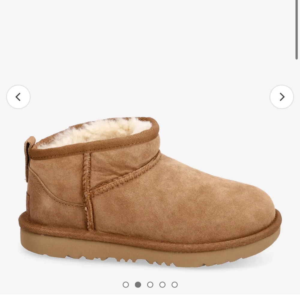 Säljer mina uggs som inte kommer till användning. Bara använda en vinter!  Lite smutsiga men inget som inte gör bort. Skor.