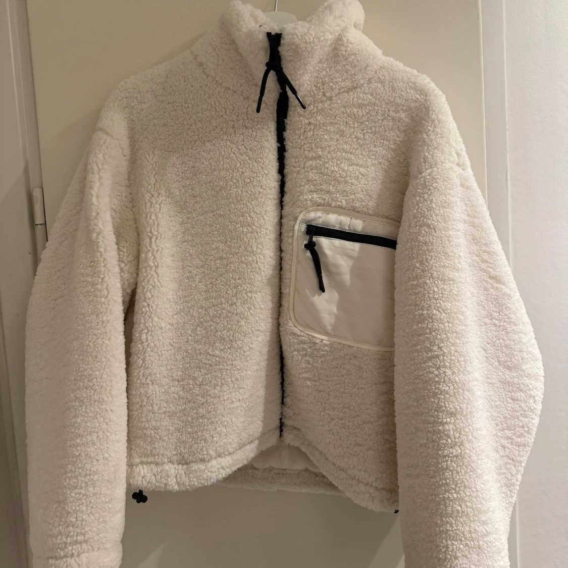 Vit varm jacka ifrån NAKD - 91