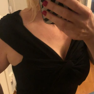 Blus från BikBok stl S i nyskick - Blus från BikBok stl S i nyskick