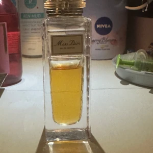 Miss dior - Hej säljer min parfym mer än halften kvar som ser på bilden 