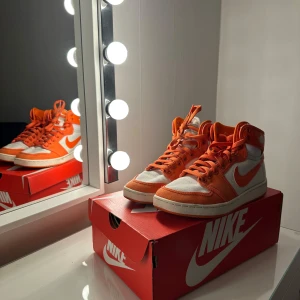 Nike Jordan - Orangea Jordans 1 🔥🧡 Nyskick  Originalpris ungefär 2000kr