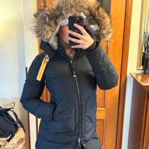 Parajumper long bear, st S - Mycket bra skick använd Max 10 gånger.  Inköpspris 10.199kr, Storlek S