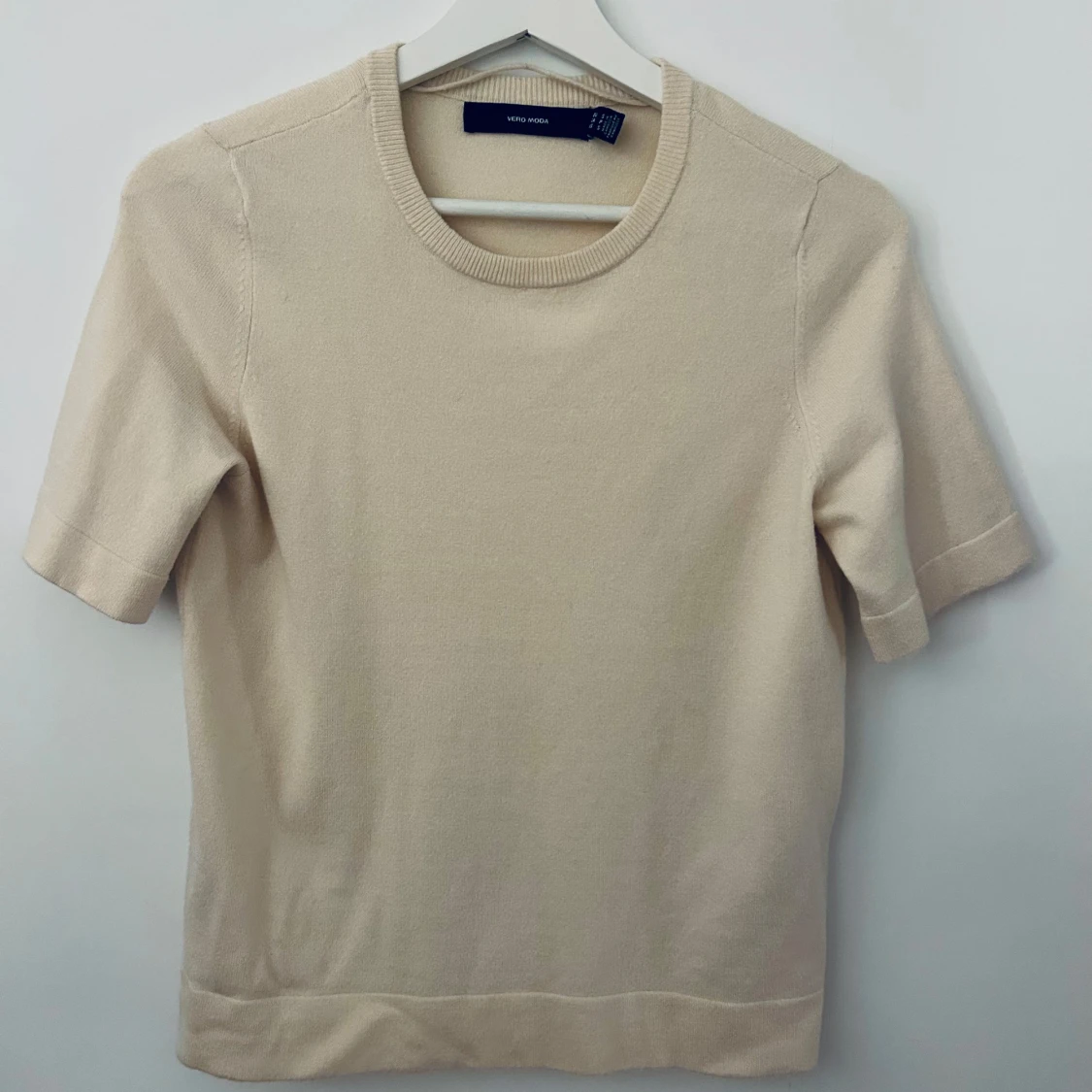 Kortärmad stickad topp Vera Moda