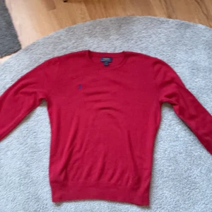 Polo Ralph lauren sweatshirt - RL sweater | Strl 18-20 (S-M) | skick 8/10  Stickad | Självklart äkta | endast tröjan | pris kan diskuteras vid snabb affär  Tveka inte att höra av dig vid frågor osv!