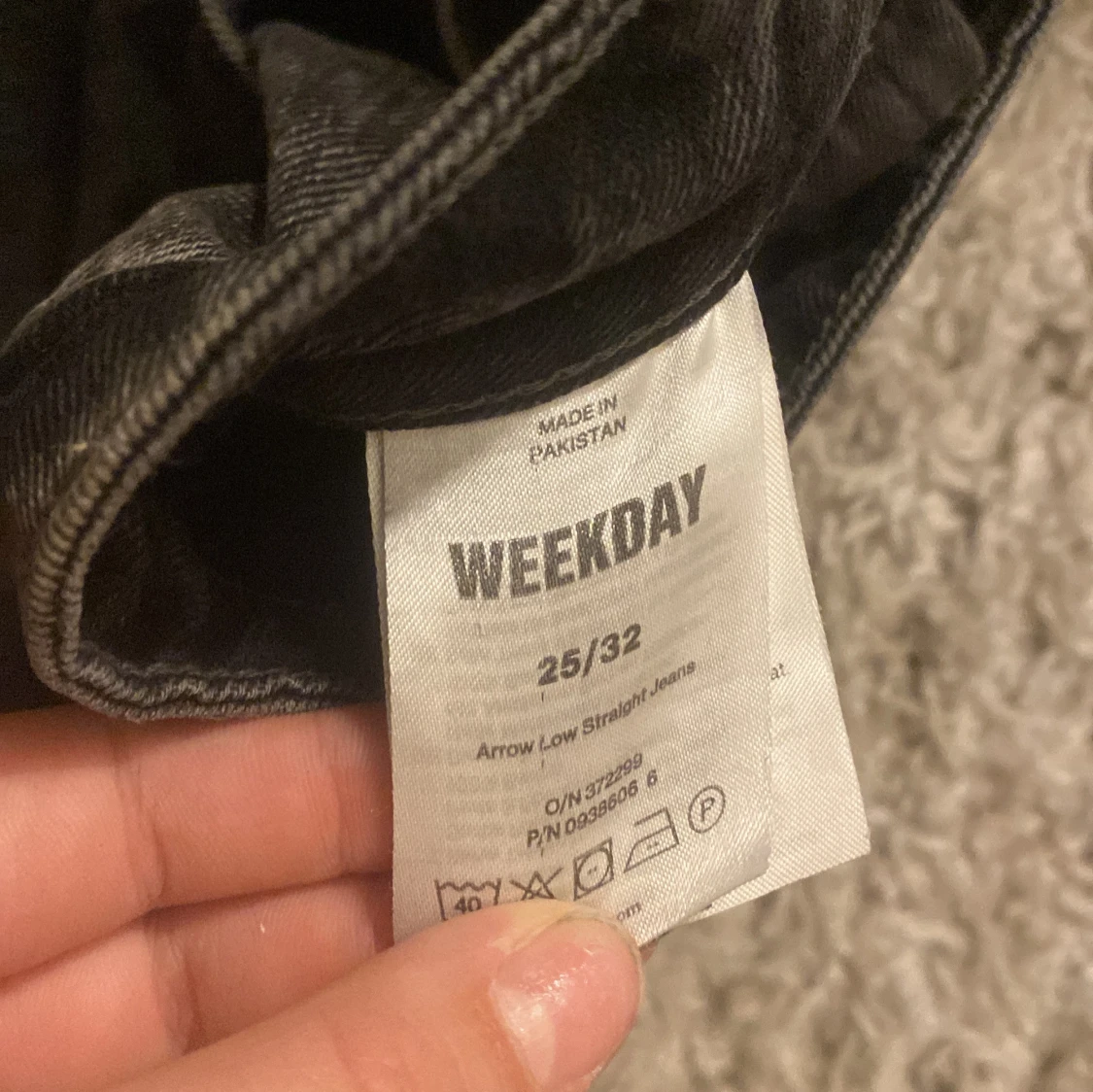 hej säljer ett par super snygga jeans från weekday  - 92