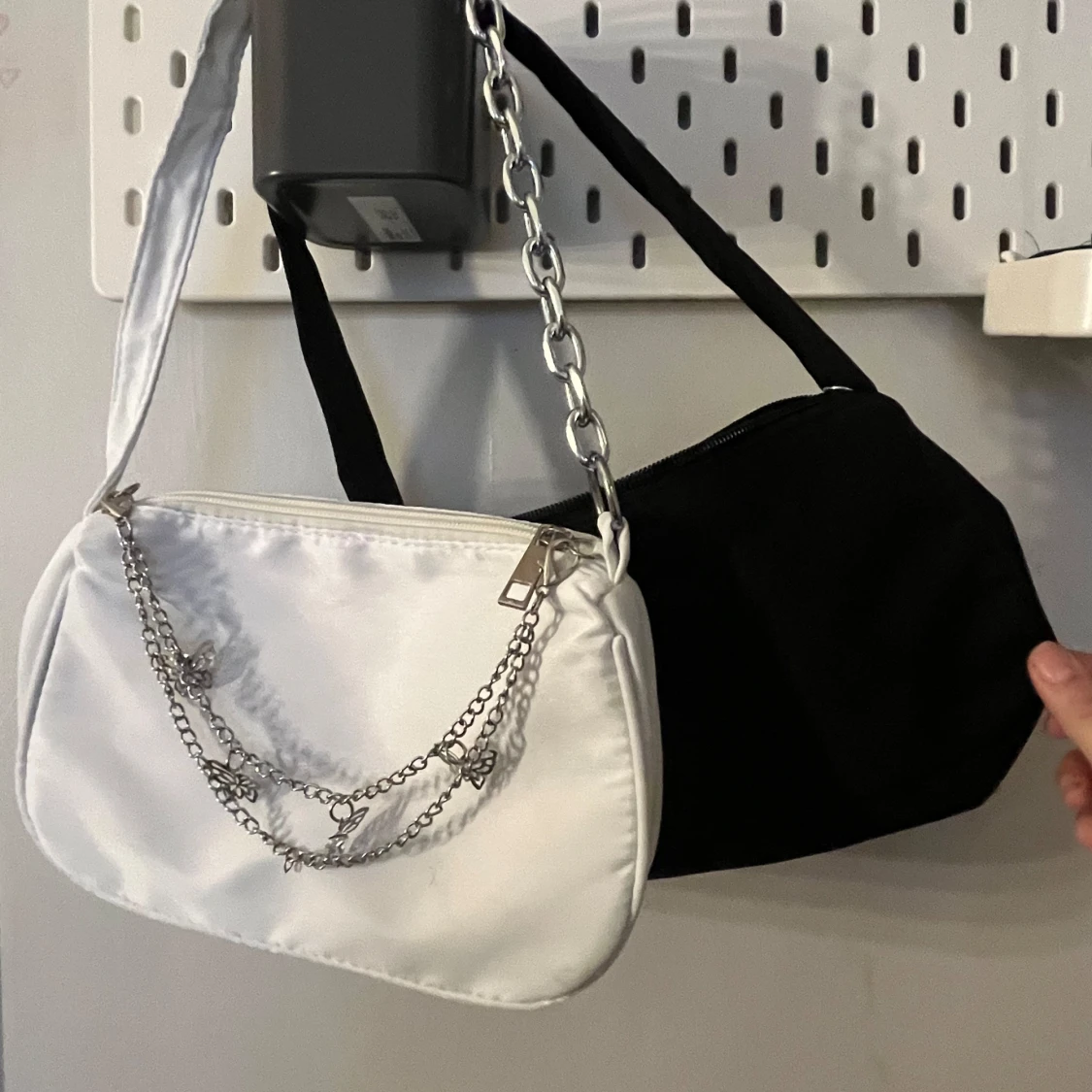 Två små handväskor - 90