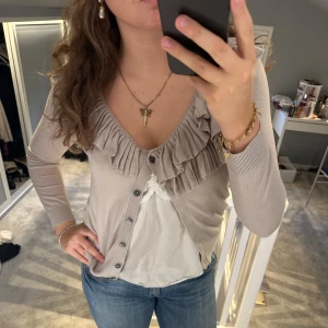 Volang kofta  - Så söt volang kofta❤️