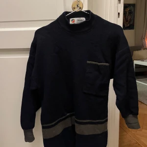 Busnel stickad  - Otroligt fin stickad från Busnel. Sparsamt använd Storlek 38 