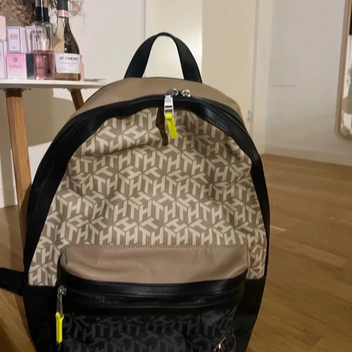 Tommy Hilfiger taske