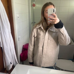 Kappa  - Jättefin höst kappa som jag typ aldrig använt så fint skick🥰