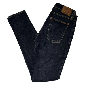 Nudie Jeans - Storlek: W30/L32 Skick: 7/10  Modell: Skinny Sam Hör av er vid frågor eller funderingar!